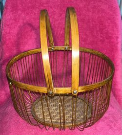 Vintage MCM Double Handle Rattan Flower Basket 9.5” x 11.5” x 7” (missing rungs but lots of life left!)