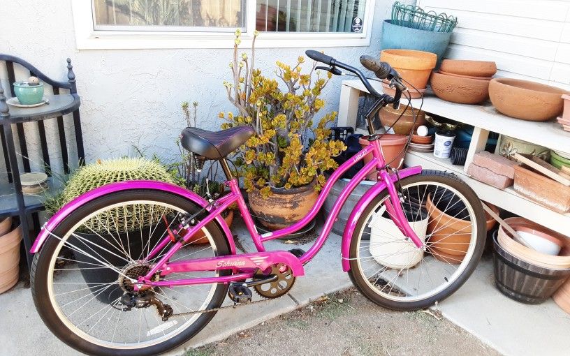 SCHWINN BIKE. LARGO7 WOMENS 26". BOUGHT NEW USED ONCE. $200.