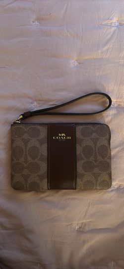 Coach Corner Zip Wristlet