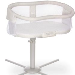 HALO BassiNest Swivel Sleeper, Baby Bassinet