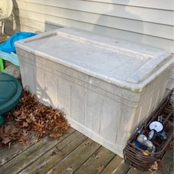 Suncast Storage Chest