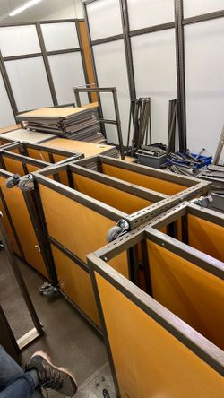 Commercial table