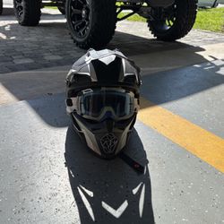 Dirt bike/quad Helmet