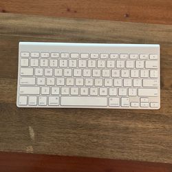 Apple Keyboard 