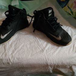 Blk  High Top Nike Size 2y