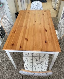 Dinning table with 4 chairs.