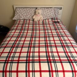 Queen Bed Frame With Matress