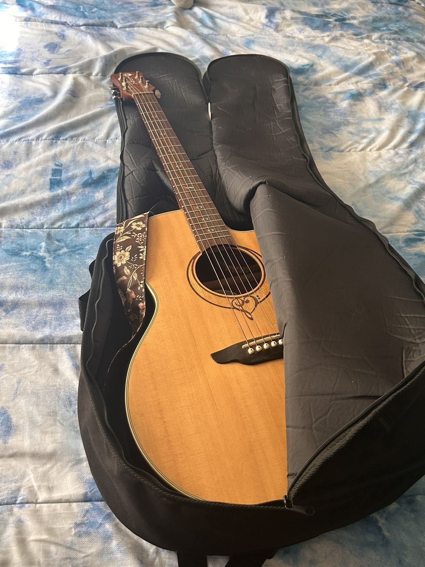 Luna Acoustic/Electric Guitar w/bag and strap.