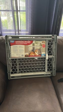 Expandable pet gate