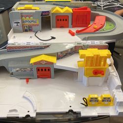 Hot Wheel Car Wash And Service Station 