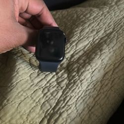 iPhone Apple Watch SE 2nd Generation + Cellular