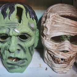  Halloween Head Bust Decoration 13” X 10”