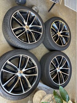 2019 Dodge Challenger · R/T Coupe 2D  tires