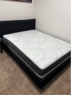 Queen size bed with frame and baseboard Queen size bed with frame and baseboard
