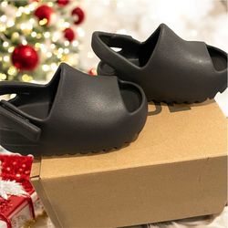 Adidas Yeezy Slides Onyx Infant Size 5K - New