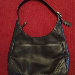 Black Coach Purse . Excellent Condition. Barely Used