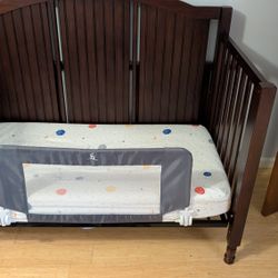 Convertible Crib, Dresser & Accessories 