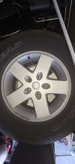2017 Jeep Wrangler wheels and tires