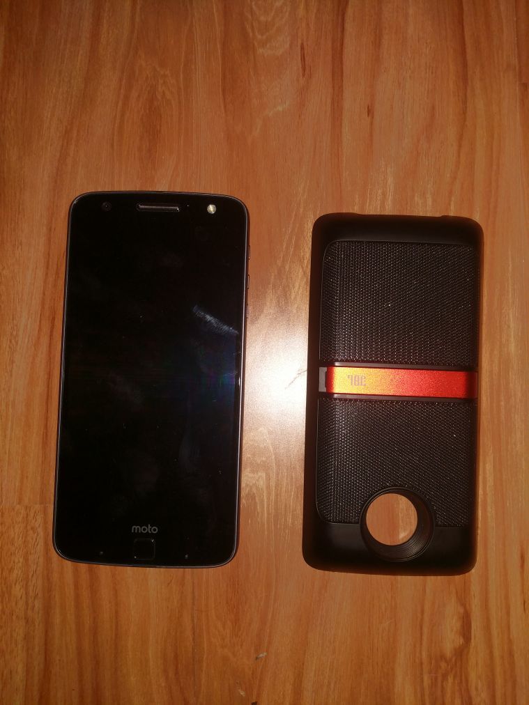 Verizon Moto Z with JBL speakers attatchment