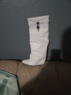 Boots 8.5