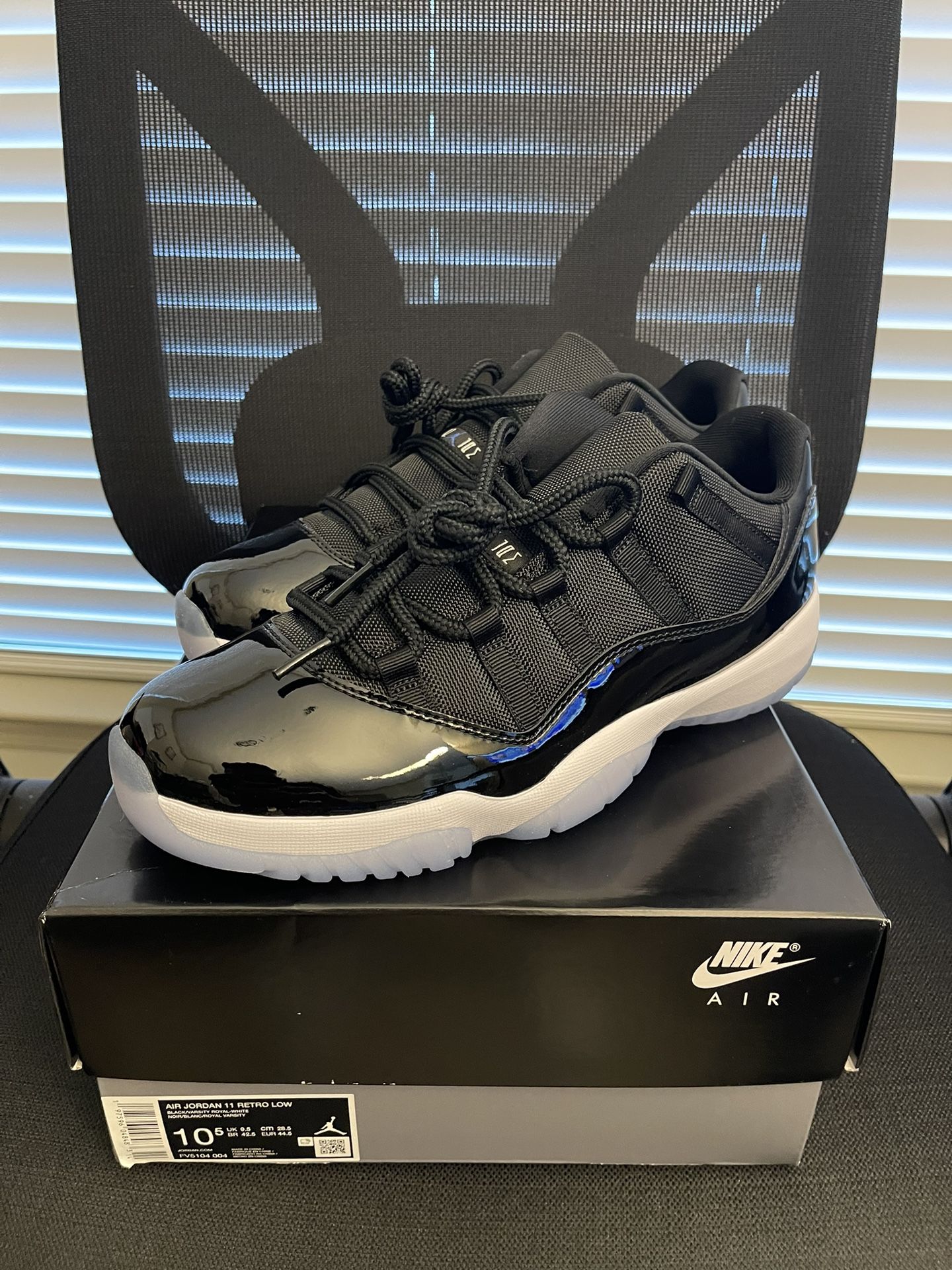 Jordan 11 Low Space Jam Size 10.5