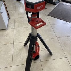 Milwaukee M18 18-Volt Lithium-Ion Cordless Rocket Dual Power Tower Light (Tool-Only