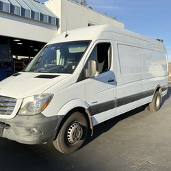 2014 Mercedes Benz Freightliner Sprinter diesel dually 3500 van 170wb 245k