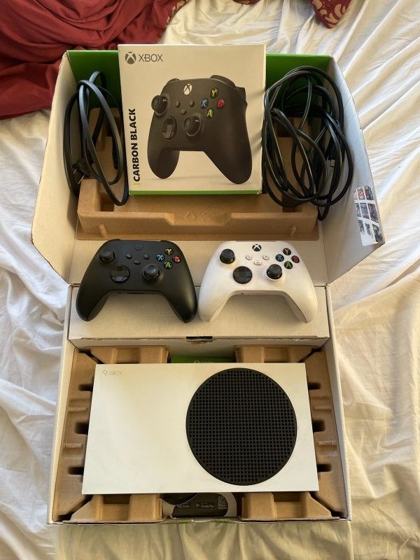 Xbox Series S With 2 Controllers And Box