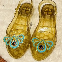Disney Alena Saddles Small Girl Size 10