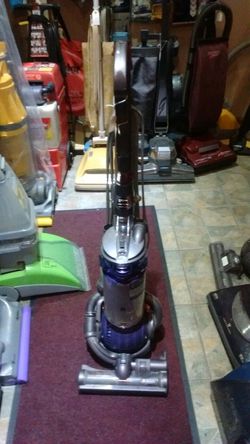 Dyson dc25 Ball upright used