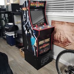 Arcade Stand Up Video Game 