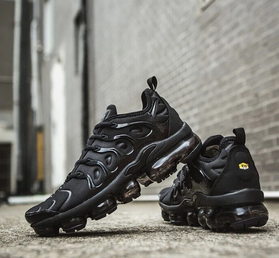 Size 10 New Nike Air Vapormax Triple Black