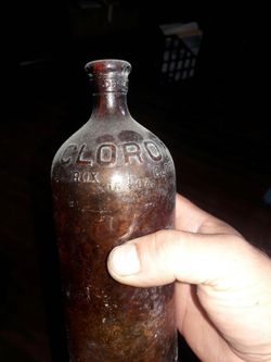 Antique clorox bottle 16oz no cork (top)