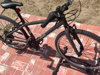 Boys  hybrid  bike