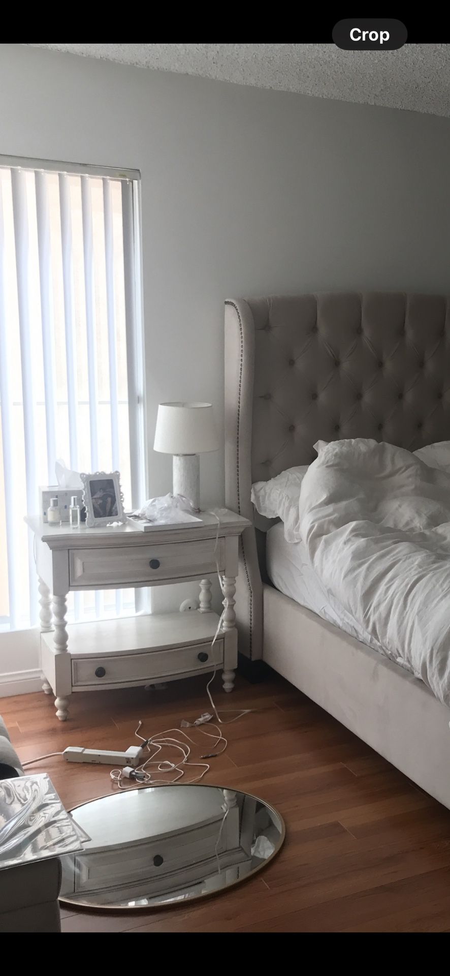 White Wood 28in 2 Drawer nightstands