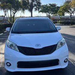 2012 Toyota Sienna
