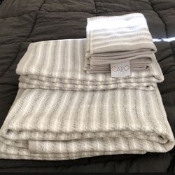 Towel Set. NWOT