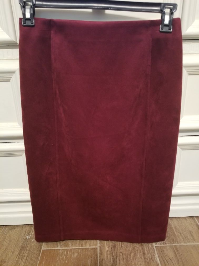 Ivanka Trump Red Faux Vegan Suede Knee-Length Straight Pencil Skirt