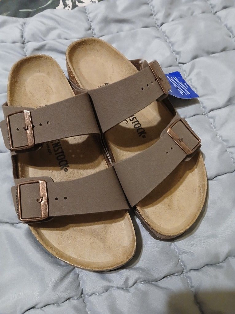 Womens Birkenstocks Size 9 Brown