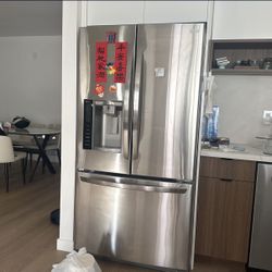 LG Refrigerator Great Condition 