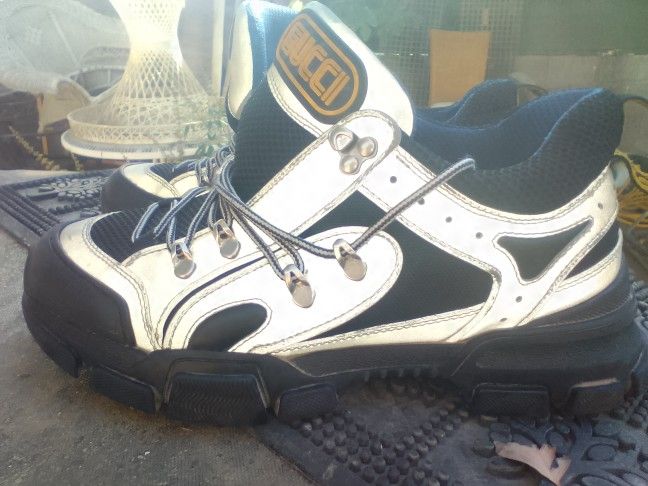 Gucci Flashtrek Size 9