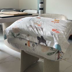 Brand new, twin sized comforter, and sham set