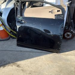 Rh Front Door Toyota Prius 2016-2022