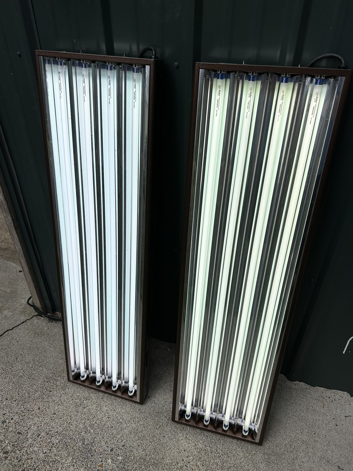 2x Hydrofarm Agrobrite T5 4ft/4 Bulb Grow lights 