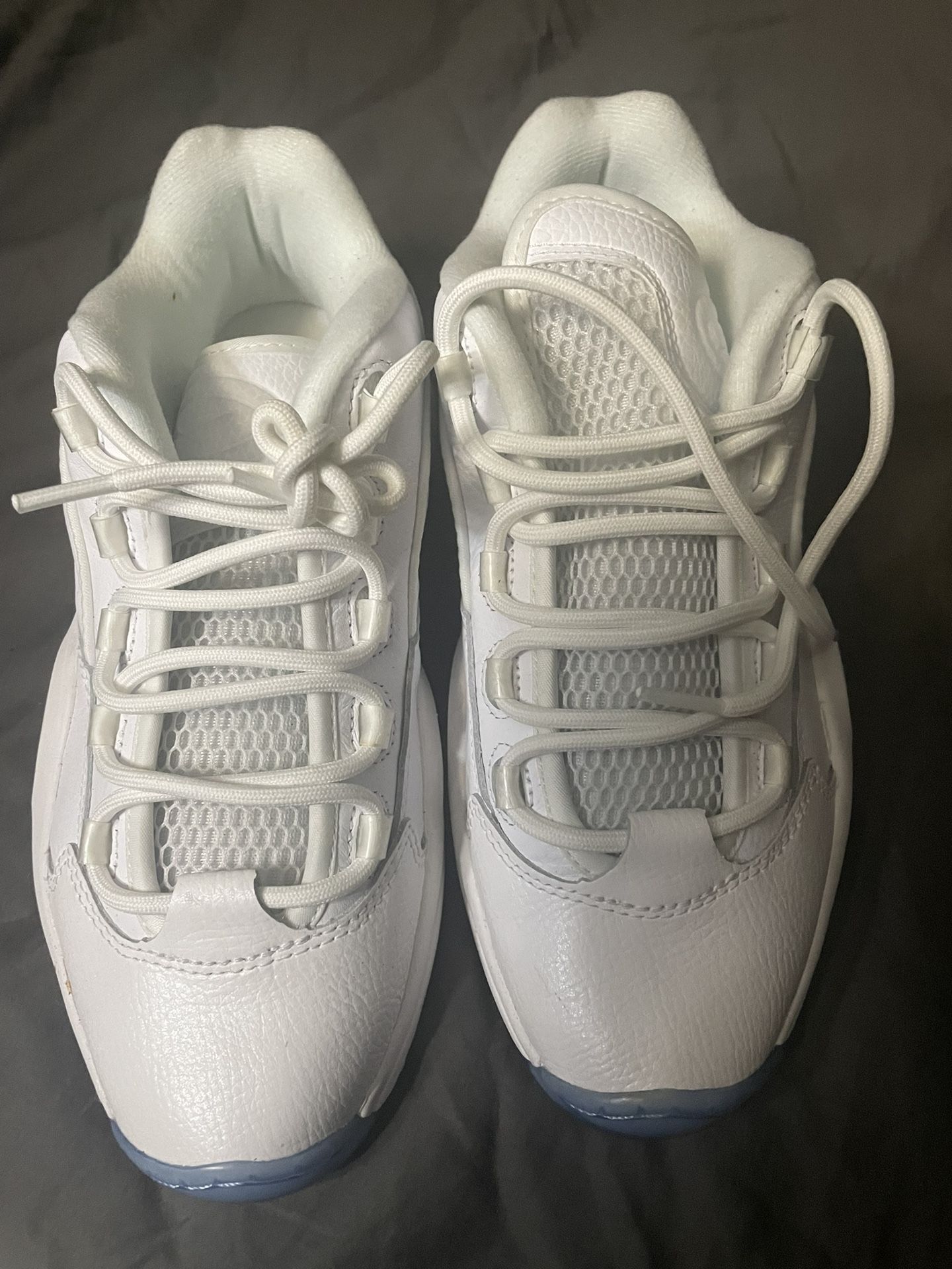 Reebok White/white Blue Bottoms  SZ 9 DS! 