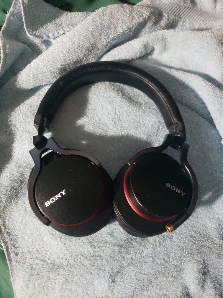 Sony Overear Headphones MDR-1A