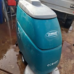 TENNANT T3 SCRUBBER
