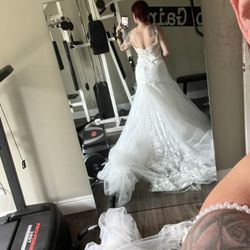 Brand New/ Never Worn Wedding Dress 