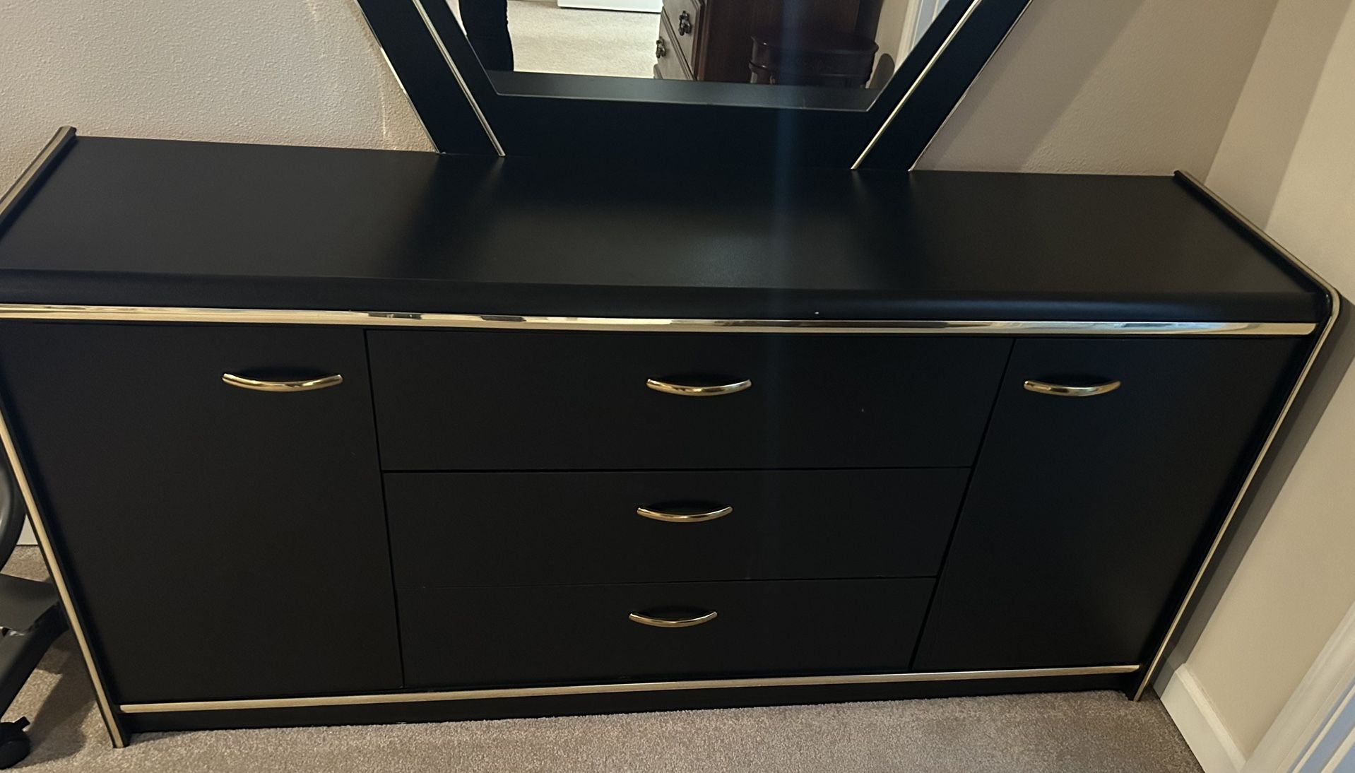 Dresser W/Mirror & 2 Night Stands