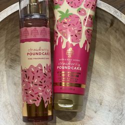 $22.00 Set  Bath &Body Works Strawberry 🍓 pound Cake 8oz Fragrance Mist And Body Cream 